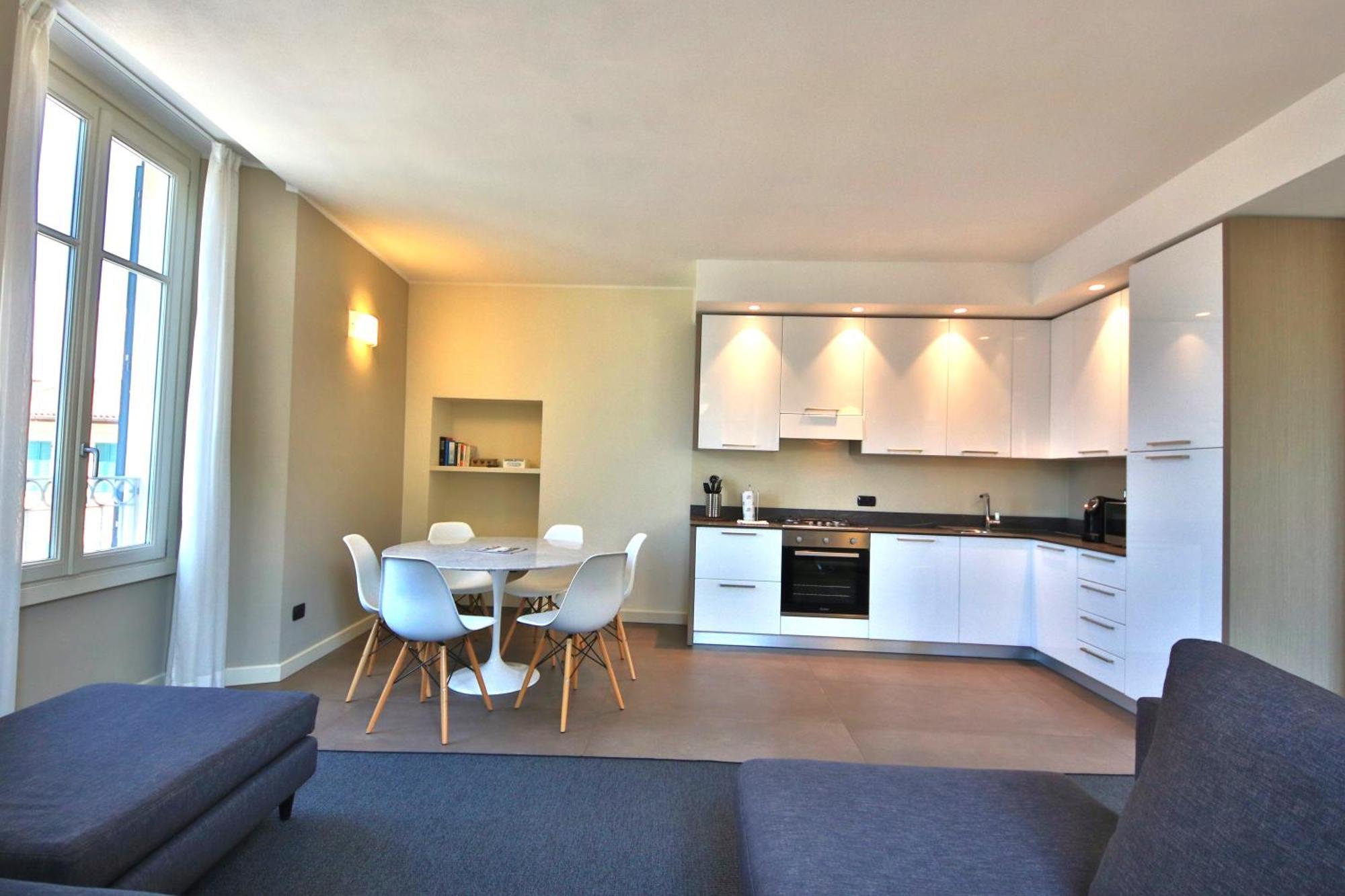Appartamento Liszt Tower By Klabhouse Bellagio Esterno foto